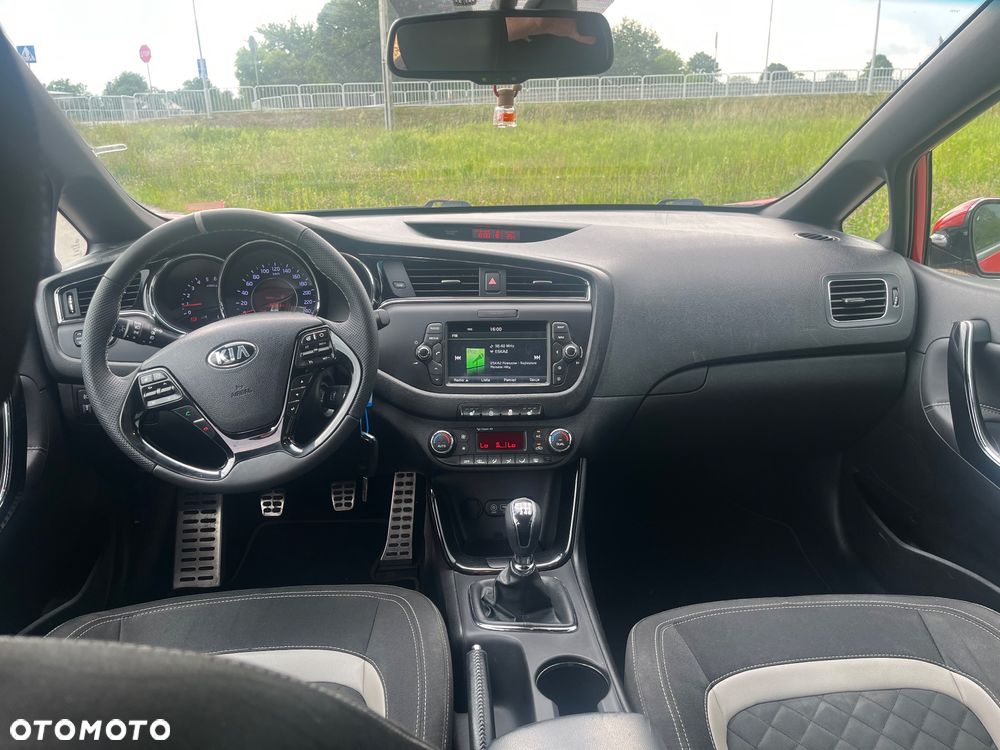 Kia Ceed 1.6 CRDi 136 ISG GT Line - 12