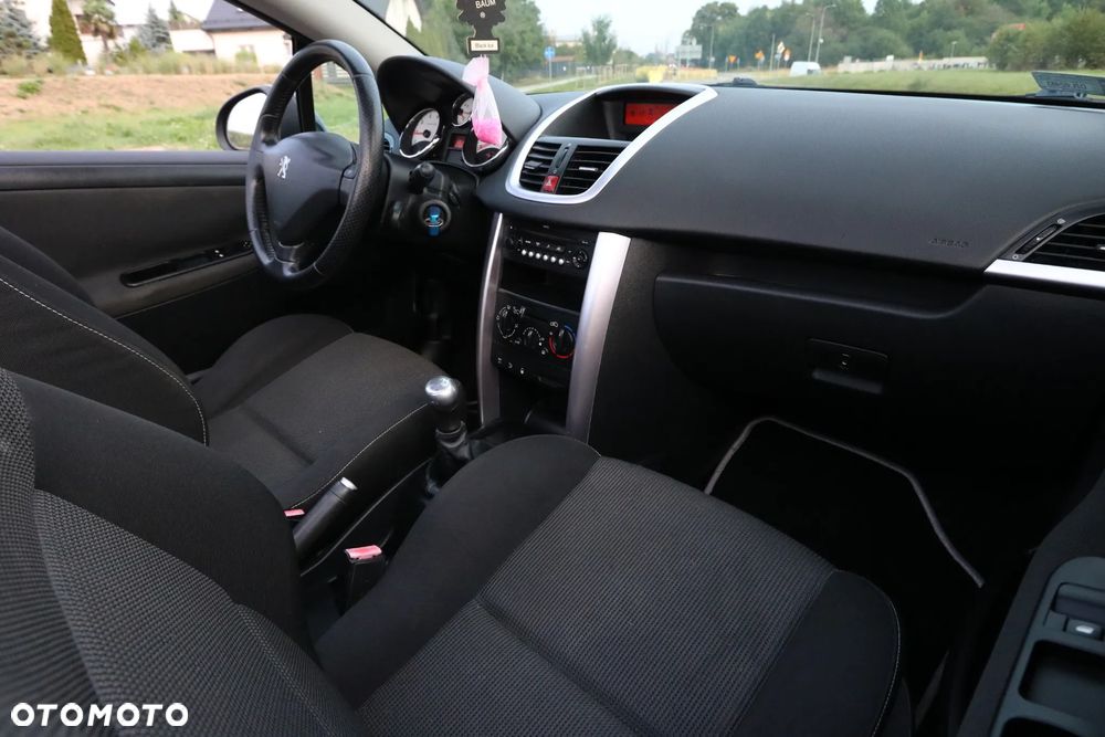 Peugeot 207 CC - 8