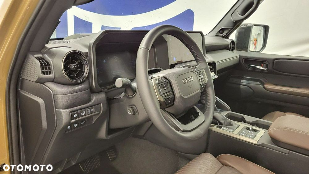 Toyota Land Cruiser - 14