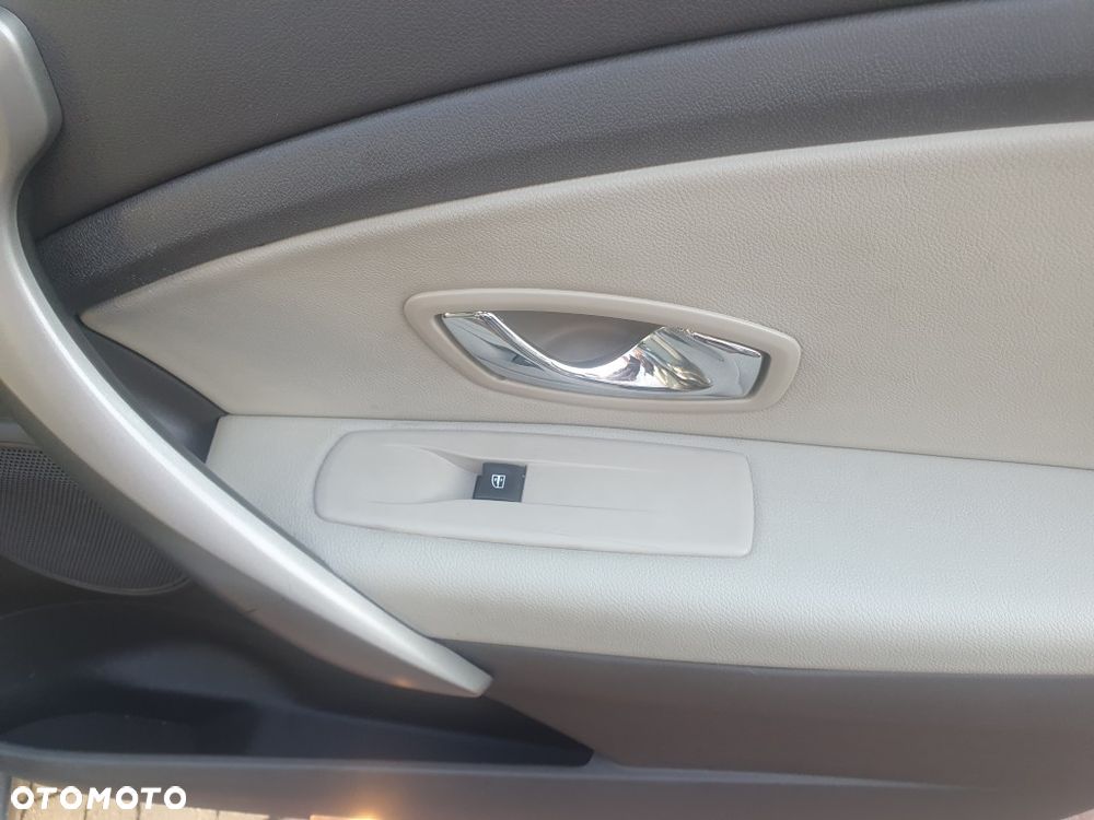 Renault Fluence 1.6 16V Privilege - 27
