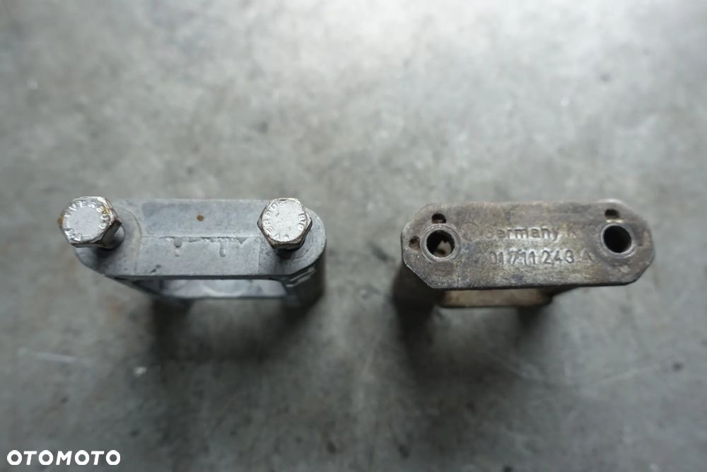WIDEŁKI GNIAZDO ZMIANY BIEGÓW VW T4 701711243 - 2