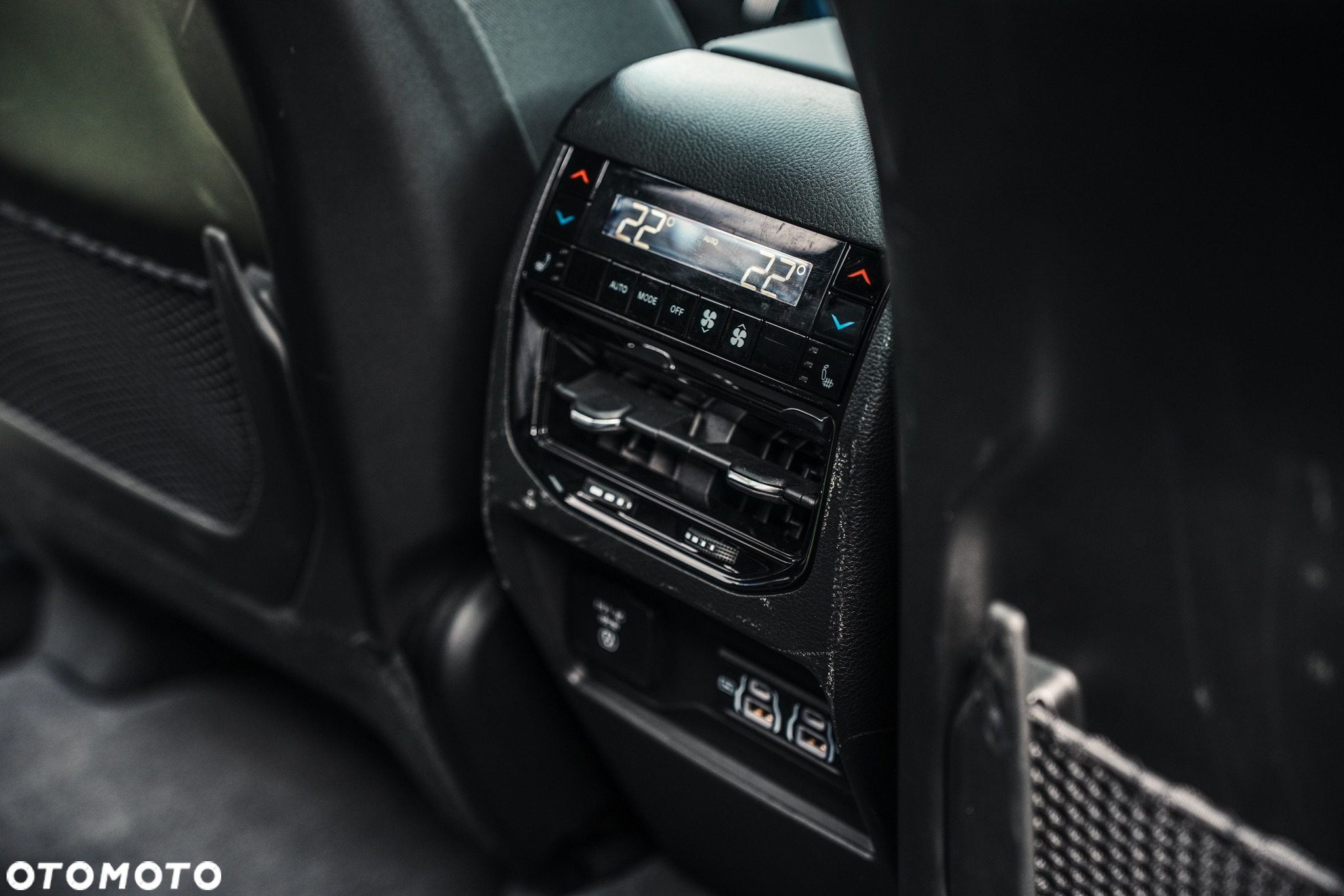 Jeep Grand Cherokee - 12
