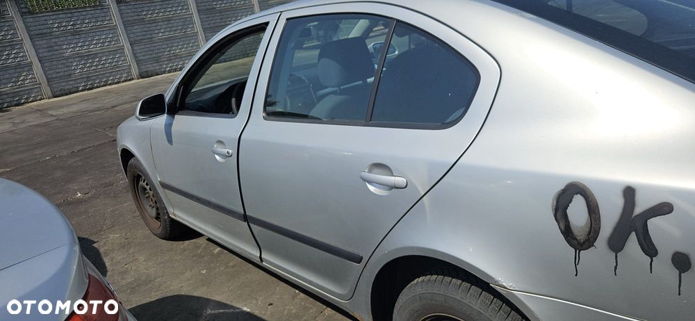 SKODA OCTAVIA II  04-08 1.9 TDI BKC - RADIO RADIOODTWARZACZ - 17