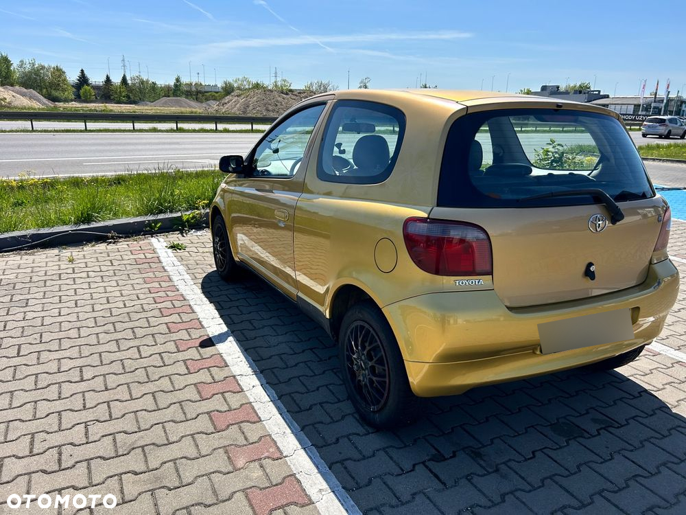Toyota Yaris - 4