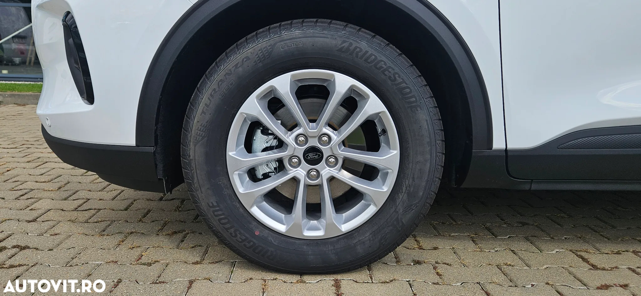 Ford Kuga 1.5 EcoBoost A8 FWD Titanium - 12