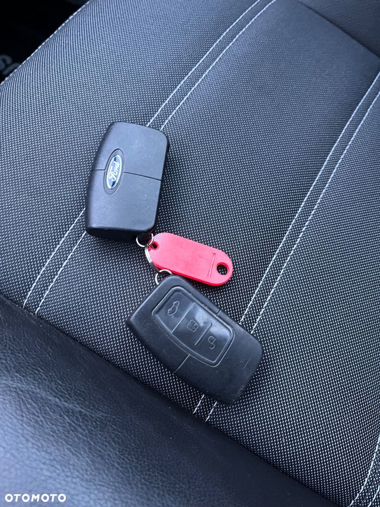 Ford Focus 1.8 Ghia - 29