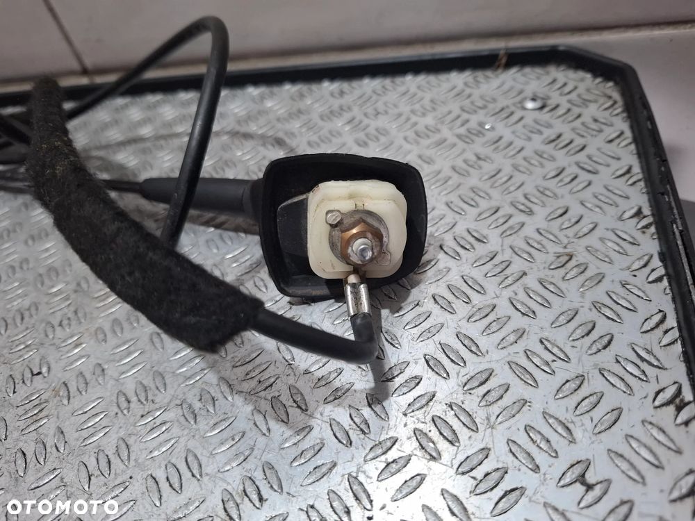 Antena dachowa Renault Master nr 282430025R - 3