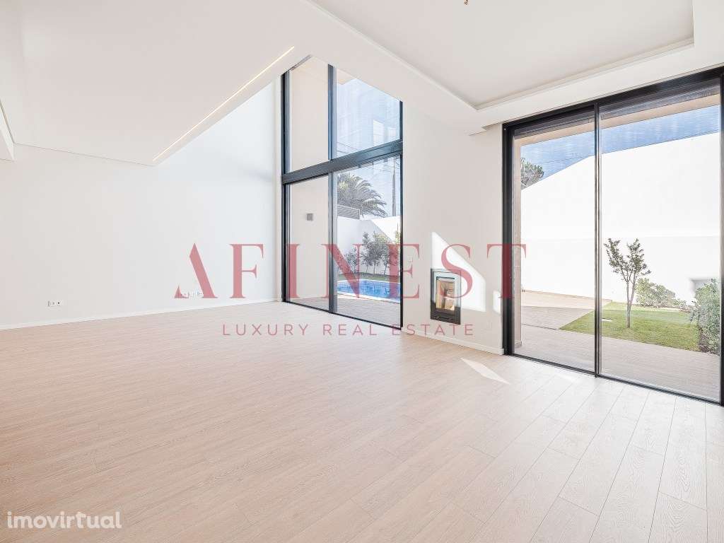 Moradia T4 de Luxo com Rooftop e Vistas Panorâmicas em Cascais - Grande imagem: 2/54