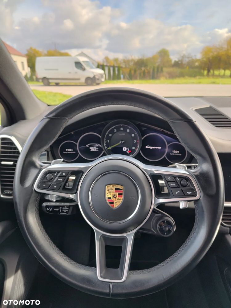 Porsche Cayenne - 9