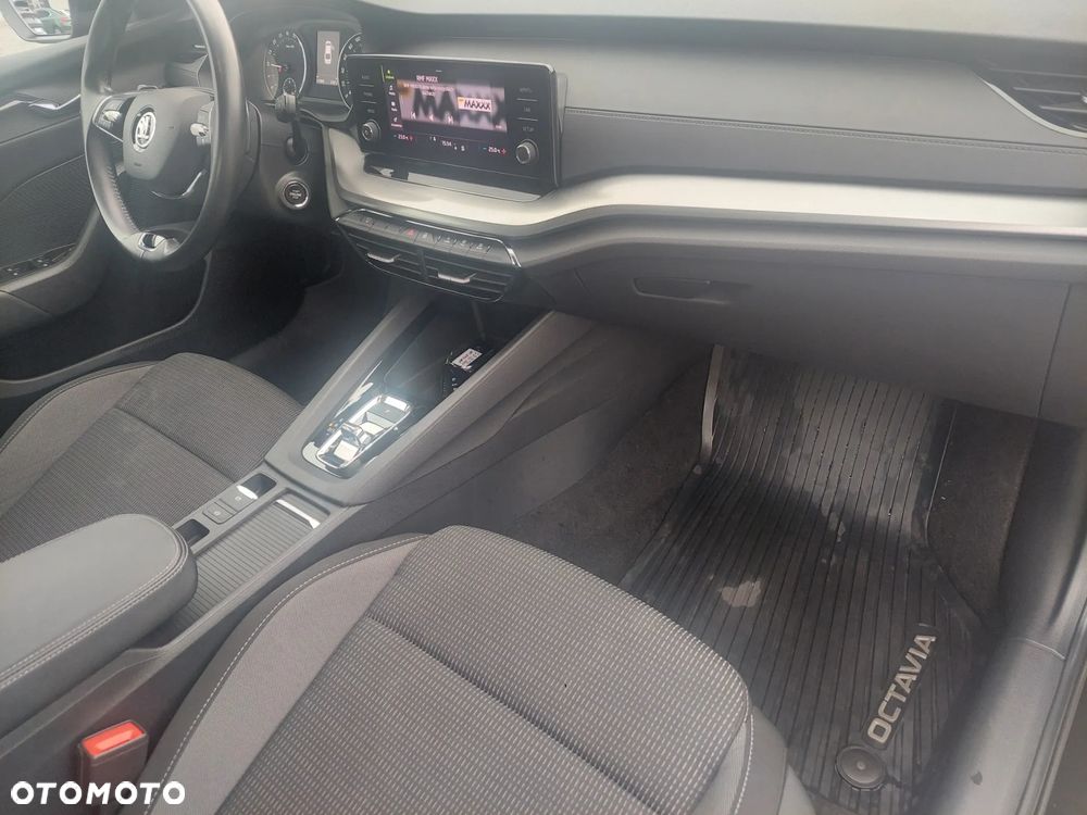 Skoda Octavia 2.0 TDI Ambition DSG - 24
