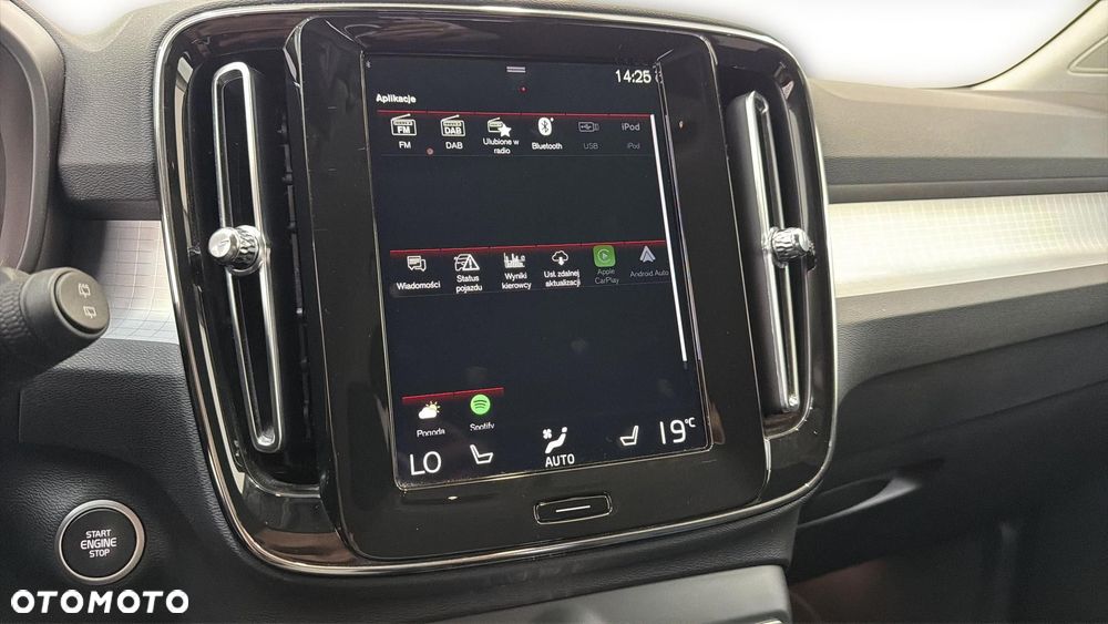Volvo XC 40 T3 Momentum Pro - 31
