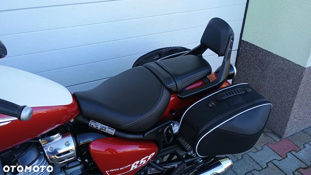 Royal Enfield Super Meteor - 12