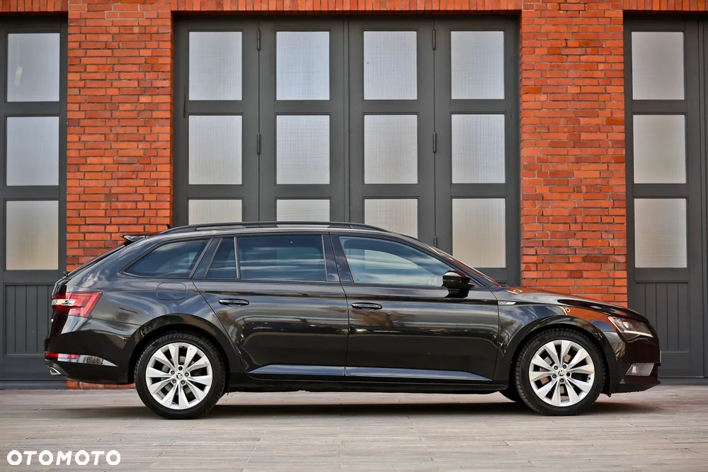 Skoda Superb 2.0 TDI 4x4 DSG Sportline - 2