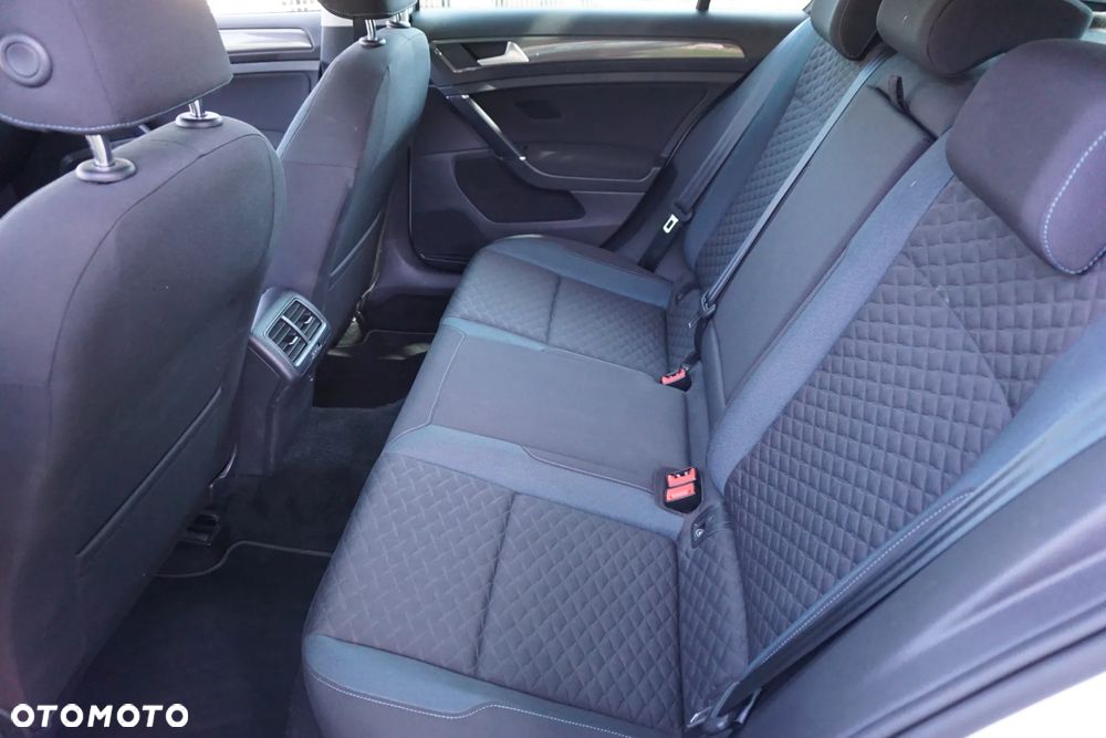 Volkswagen Golf 1.5 TSI ACT OPF DSG IQ.DRIVE - 11