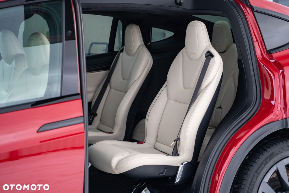 Tesla Model X - 5