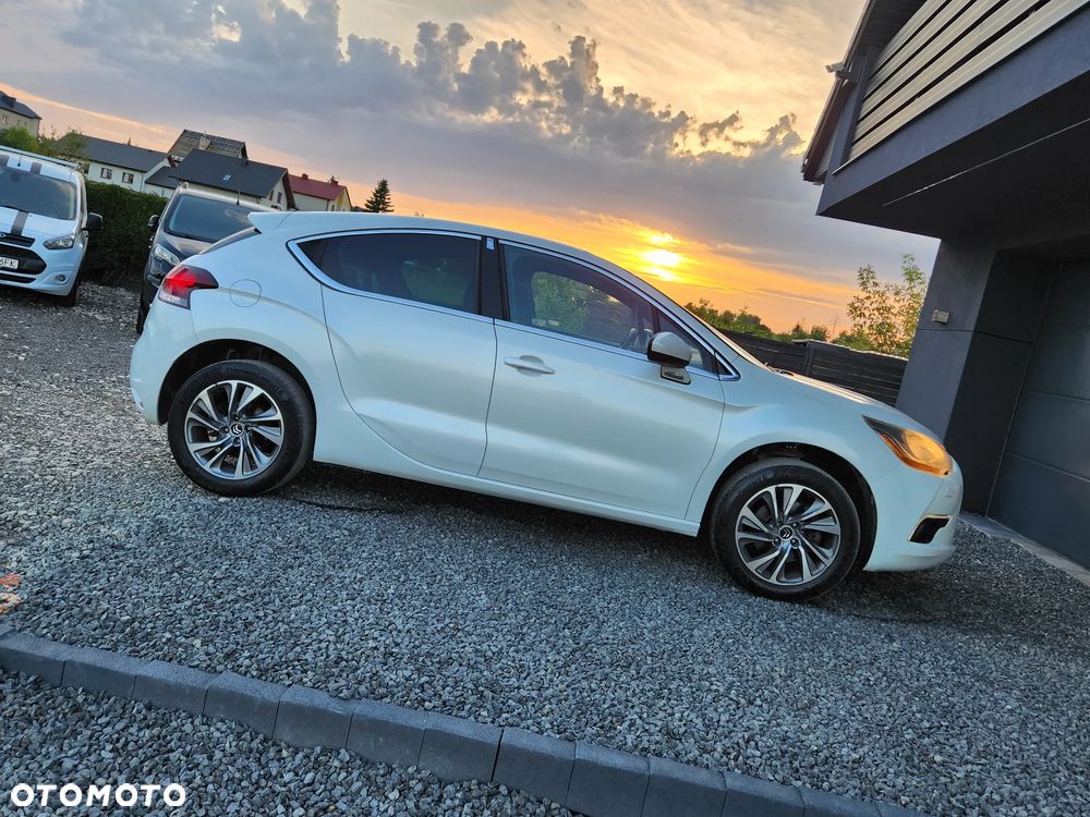 Citroën DS4 HDi 165 SoChic - 25