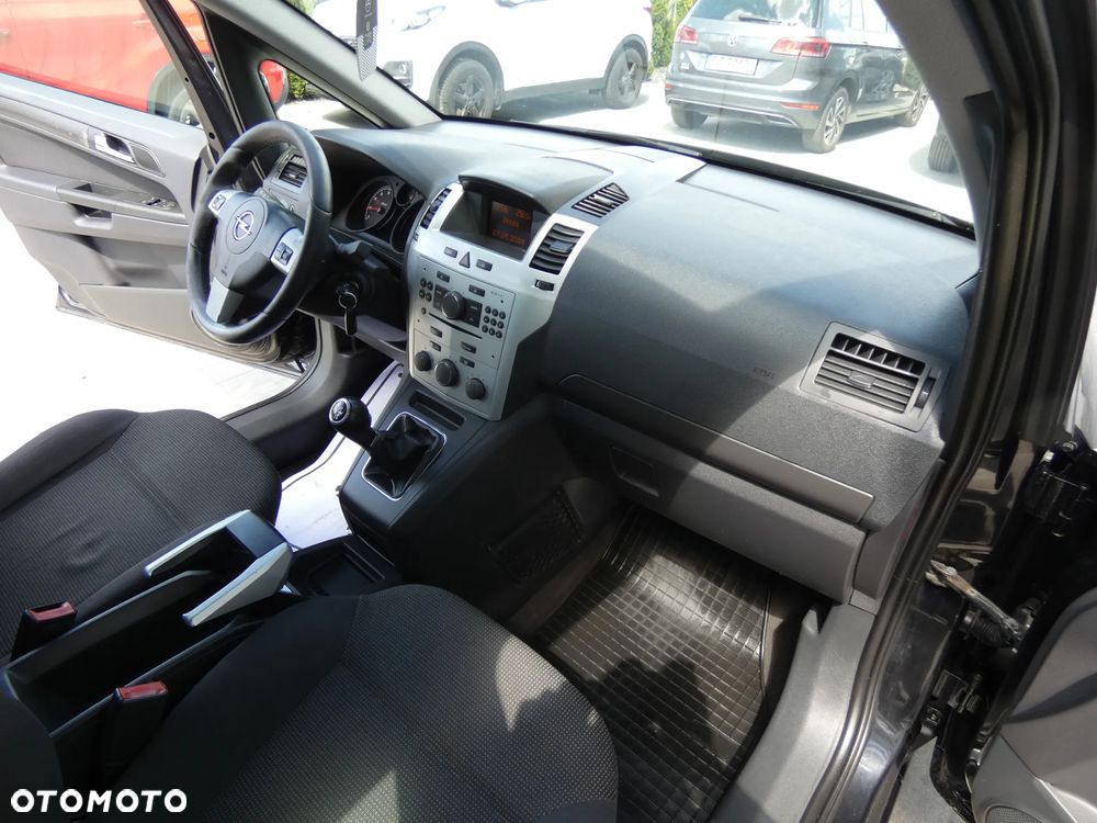 Opel Zafira 1.6 Enjoy - 21