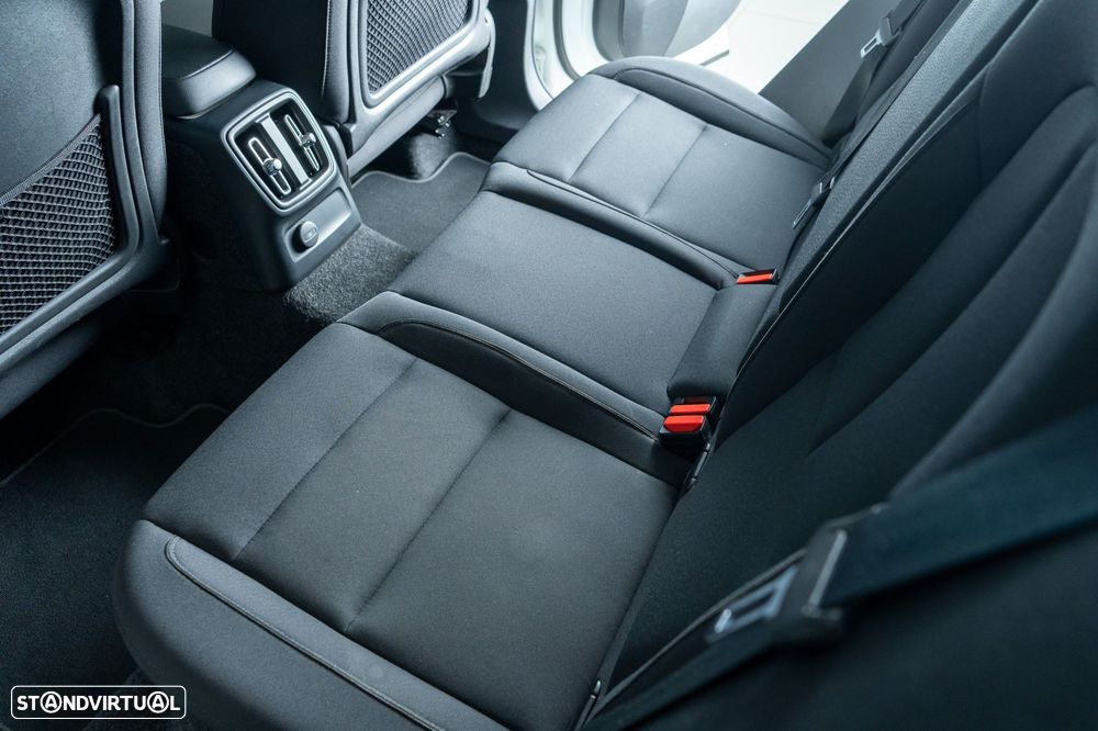 Volvo XC 40 1.5 T4 PHEV Essential - 8
