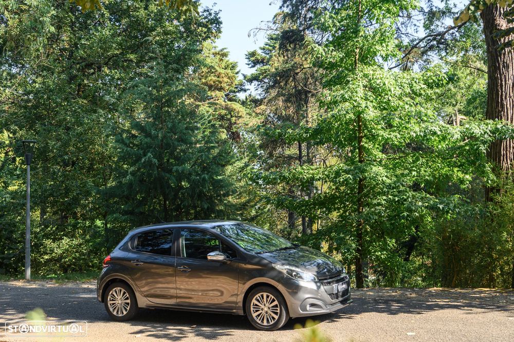 Peugeot 208 1.2 PureTech Signature - 3