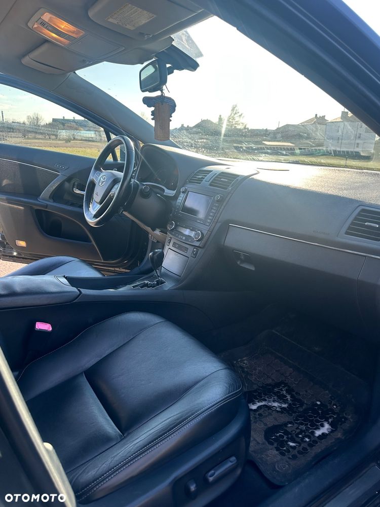 Toyota Avensis - 10