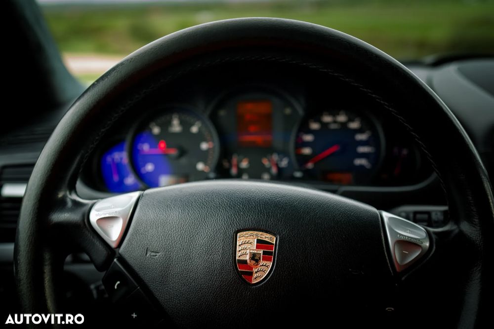 Porsche Cayenne - 12