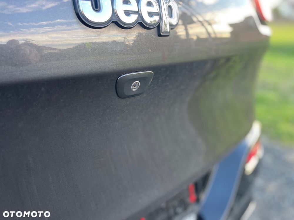 Jeep Cherokee - 8