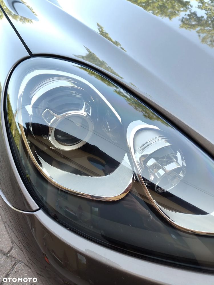 Porsche Cayenne Platinum Edition - 15