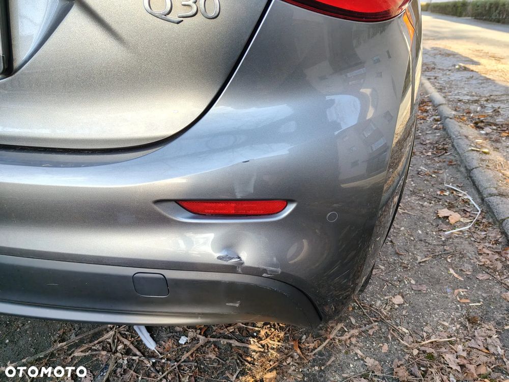 Infiniti Q30 1.5d - 13