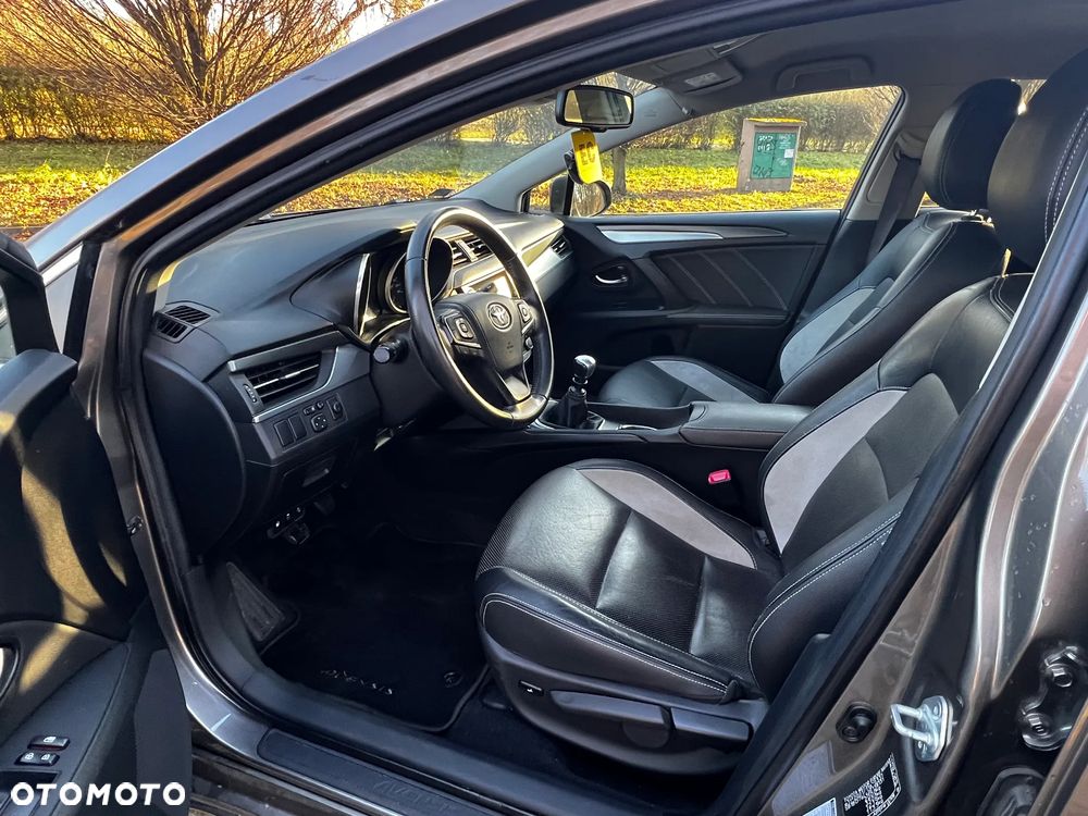 Toyota Avensis 1.8 Prestige - 18