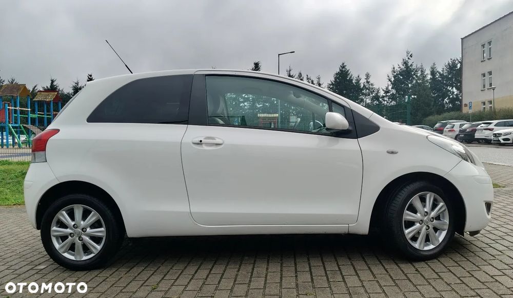 Toyota Yaris 1.33 VVT-i Executive - 2