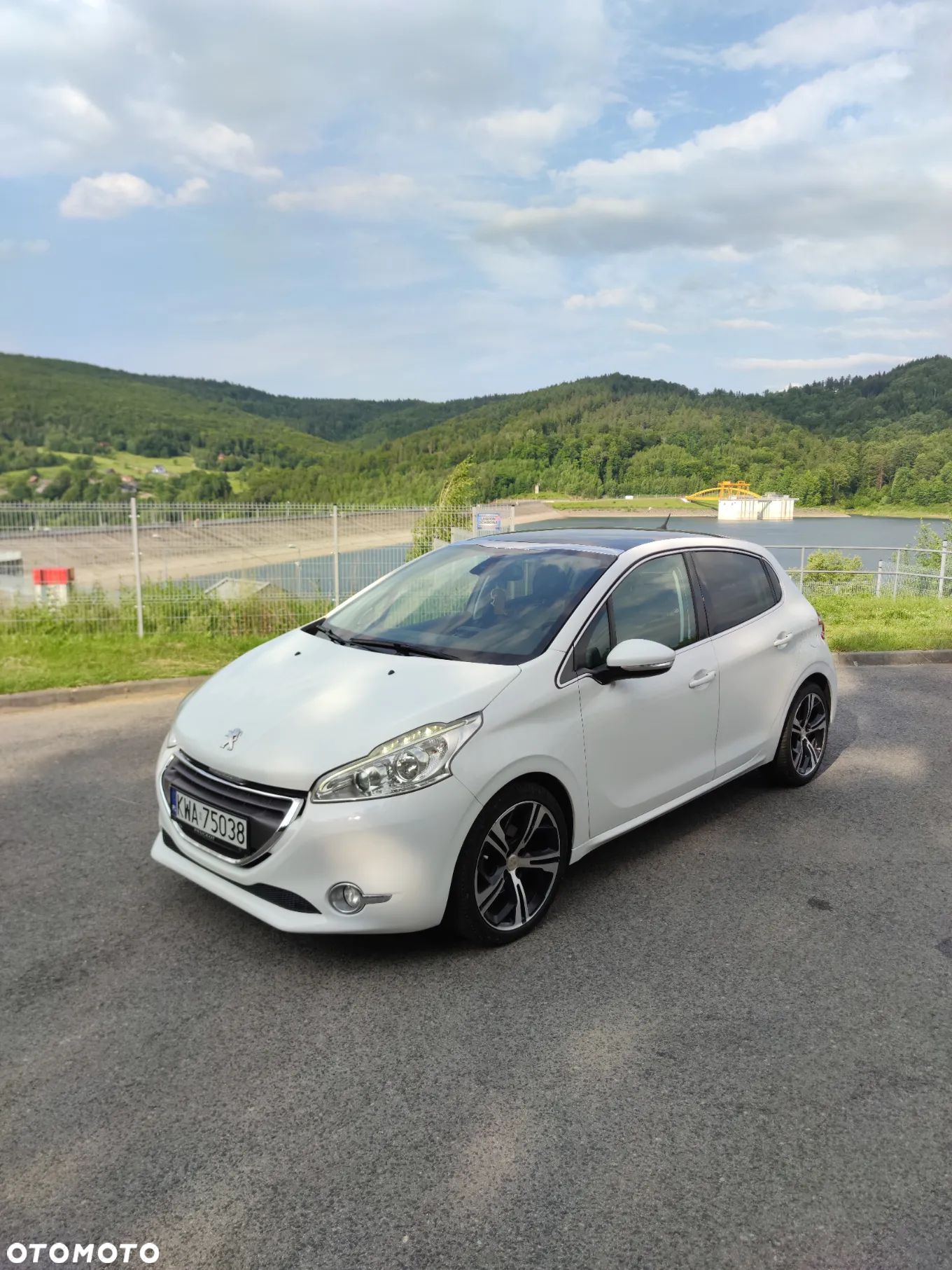 Peugeot 208 1.6 e-HDi Allure STT - 1