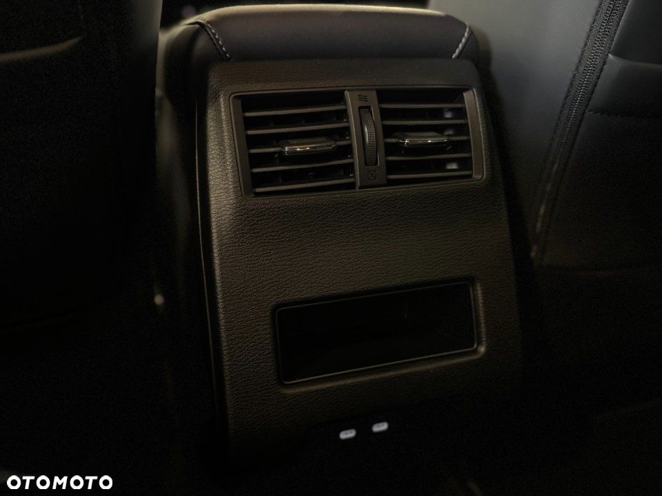 Mitsubishi Outlander - 10