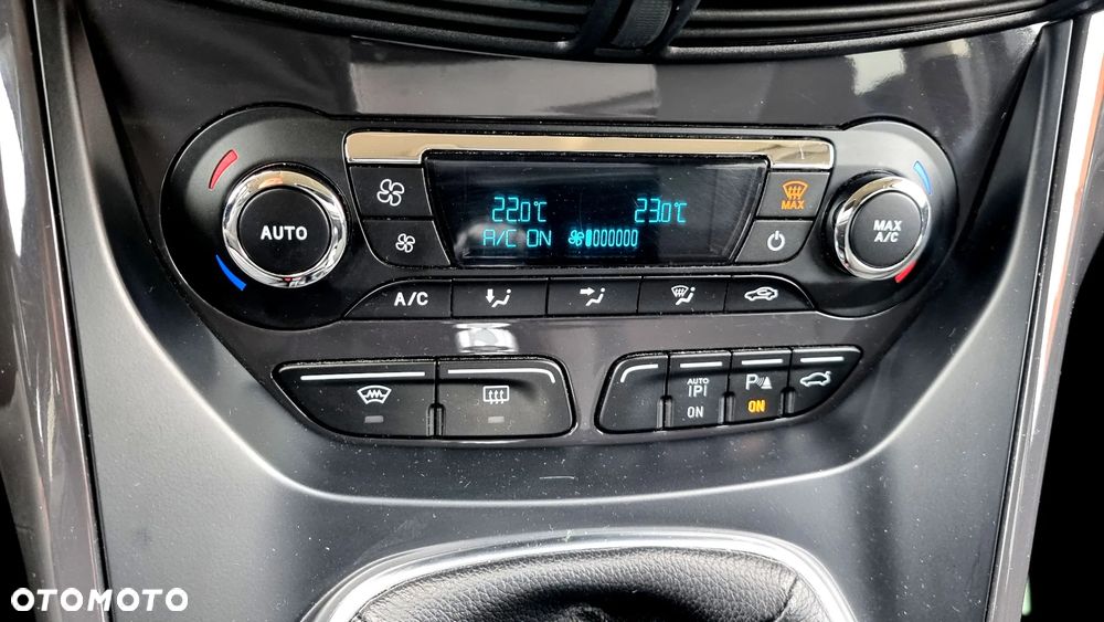 Ford Kuga 2.0 TDCi 2x4 Titanium - 29