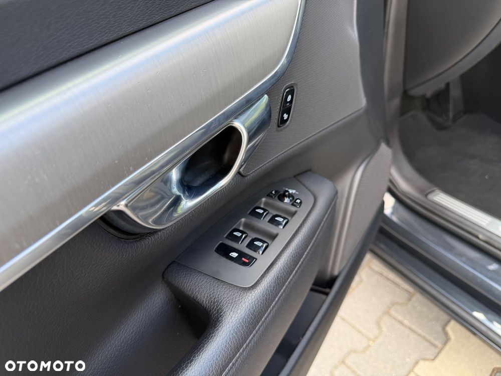 Volvo V90 D4 Geartronic Momentum - 24