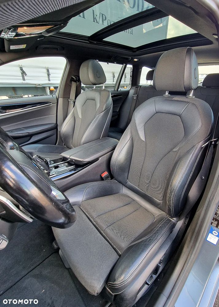 BMW Seria 5 525d Sport Line - 18