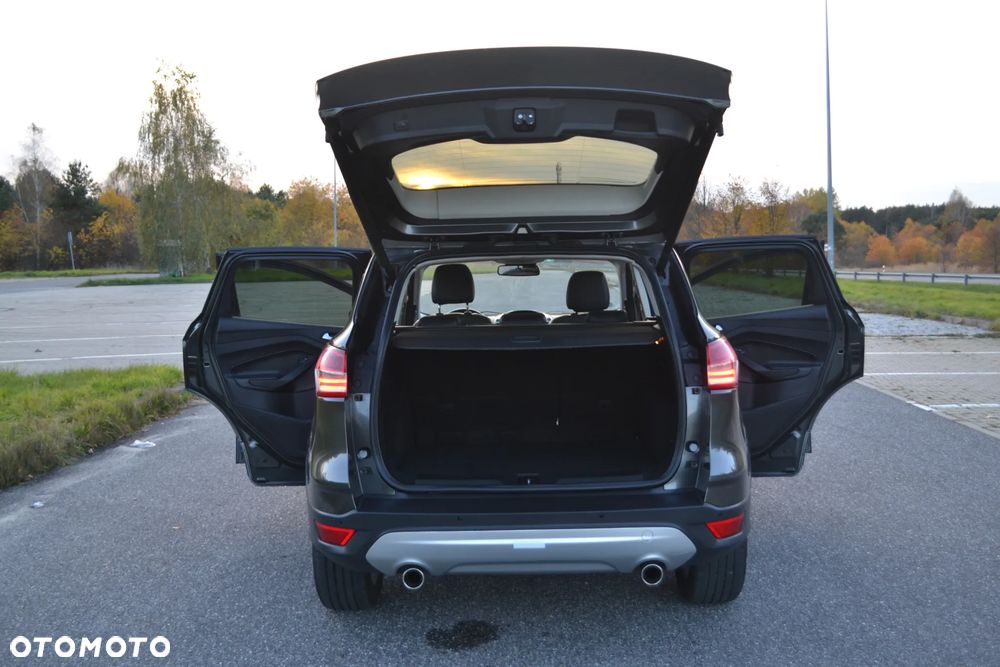 Ford Kuga 2.0 TDCi 4x4 Titanium - 37