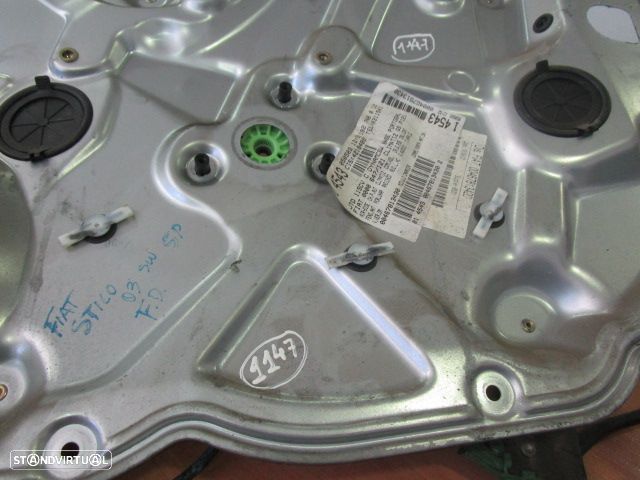 Elevador Sem Motor 00467813420 FIAT STILO SW 2003 5P FD FIAT STILO SW 2003 1.6 16V 105CV 5P PRETO FD - 2