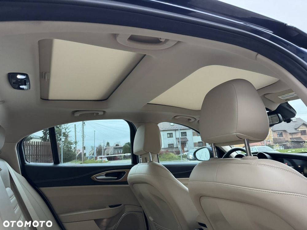 Alfa Romeo Giulia 2.0 Turbo 16V AT8-Q4 Veloce Ti - 18