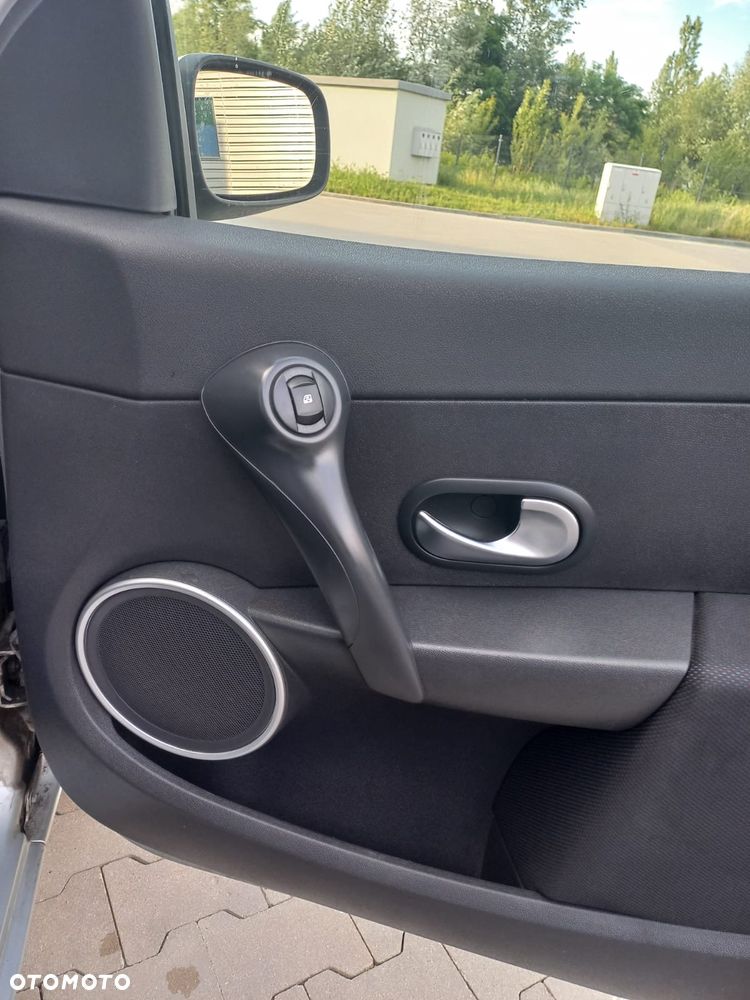 Renault Clio - 30