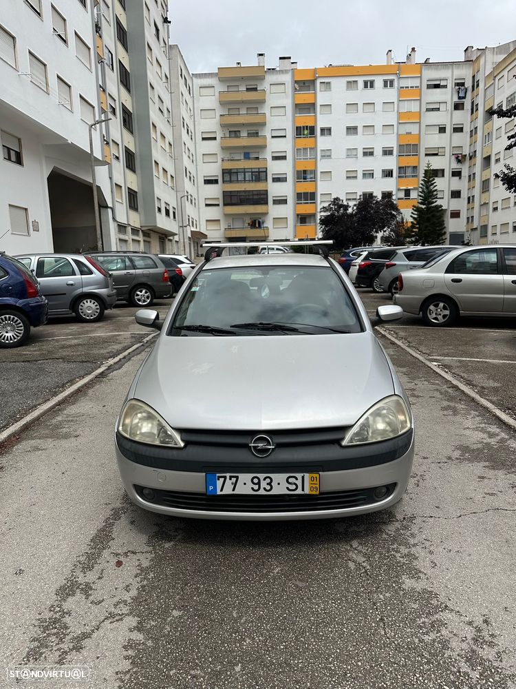 Opel Corsa 1.2 16V Confort - 1