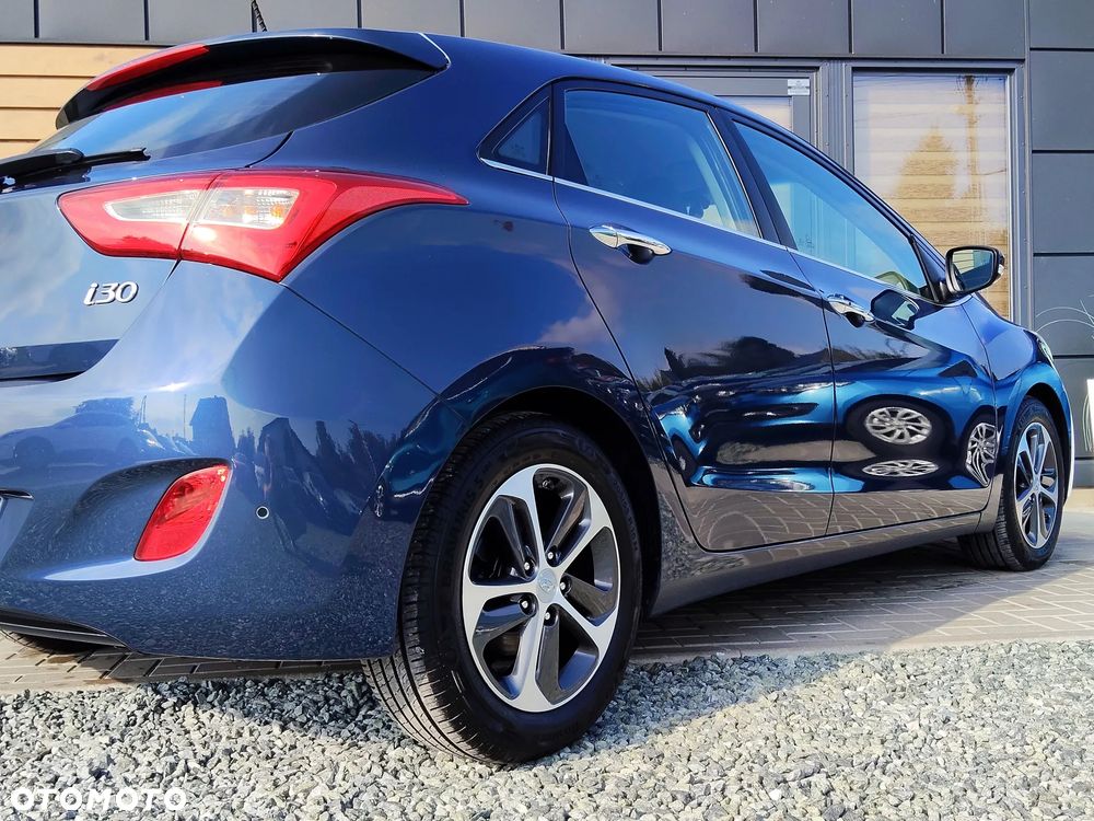 Hyundai i30 blue 1.6 CRDi Premium - 36