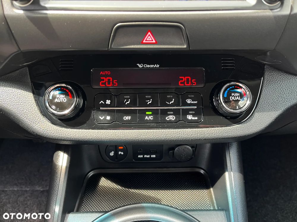 Kia Sportage 2,0 CRDI AWD Dream-Team Edition - 27