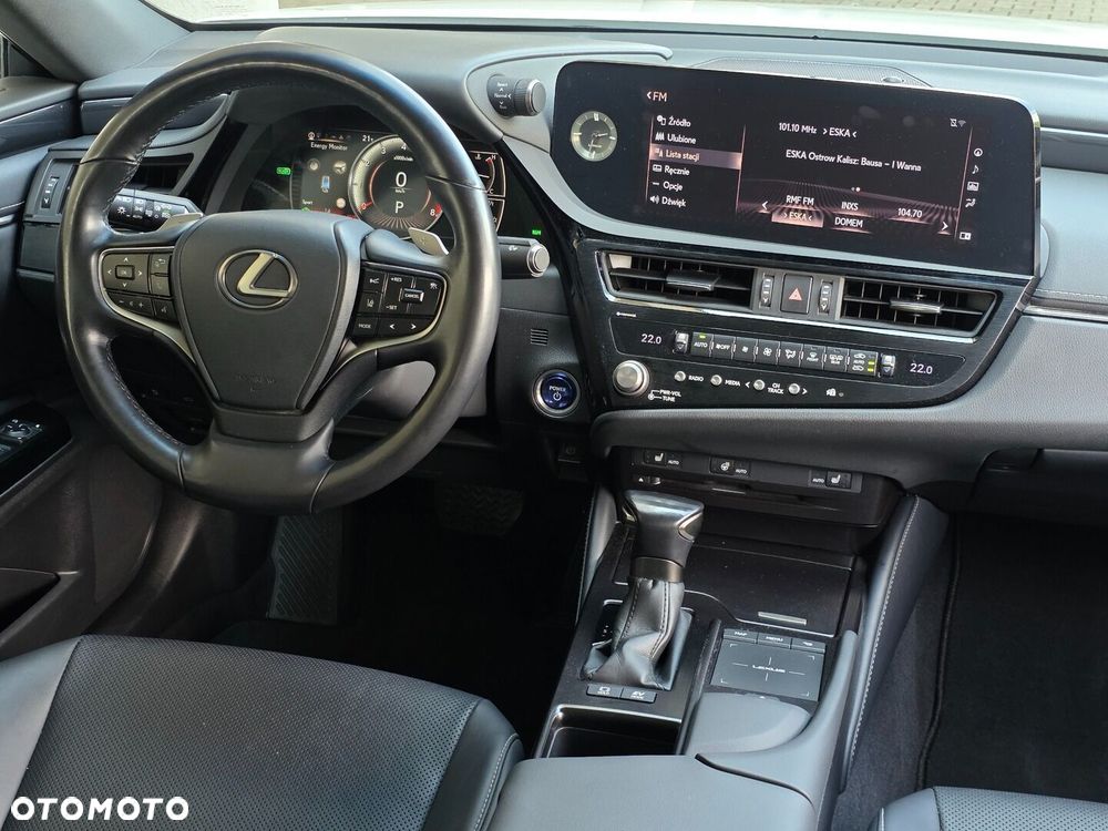 Lexus ES 300h Business Edition - 32
