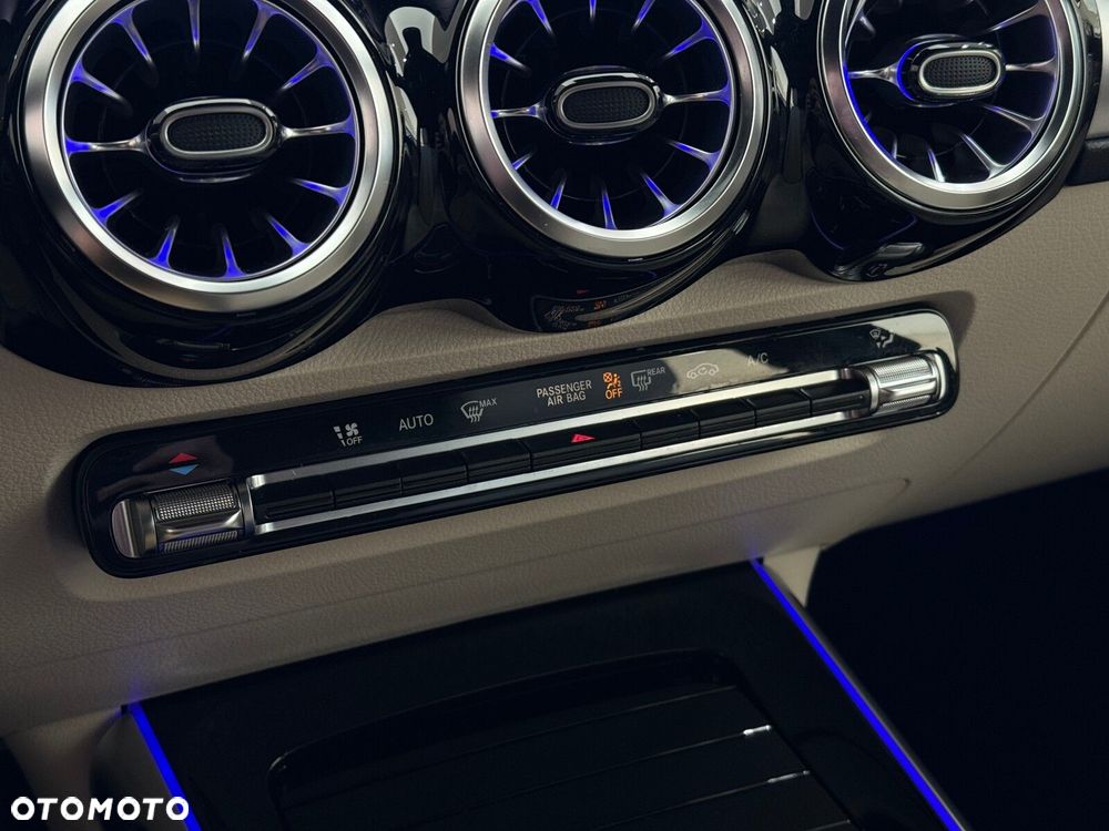 Mercedes-Benz GLB - 24