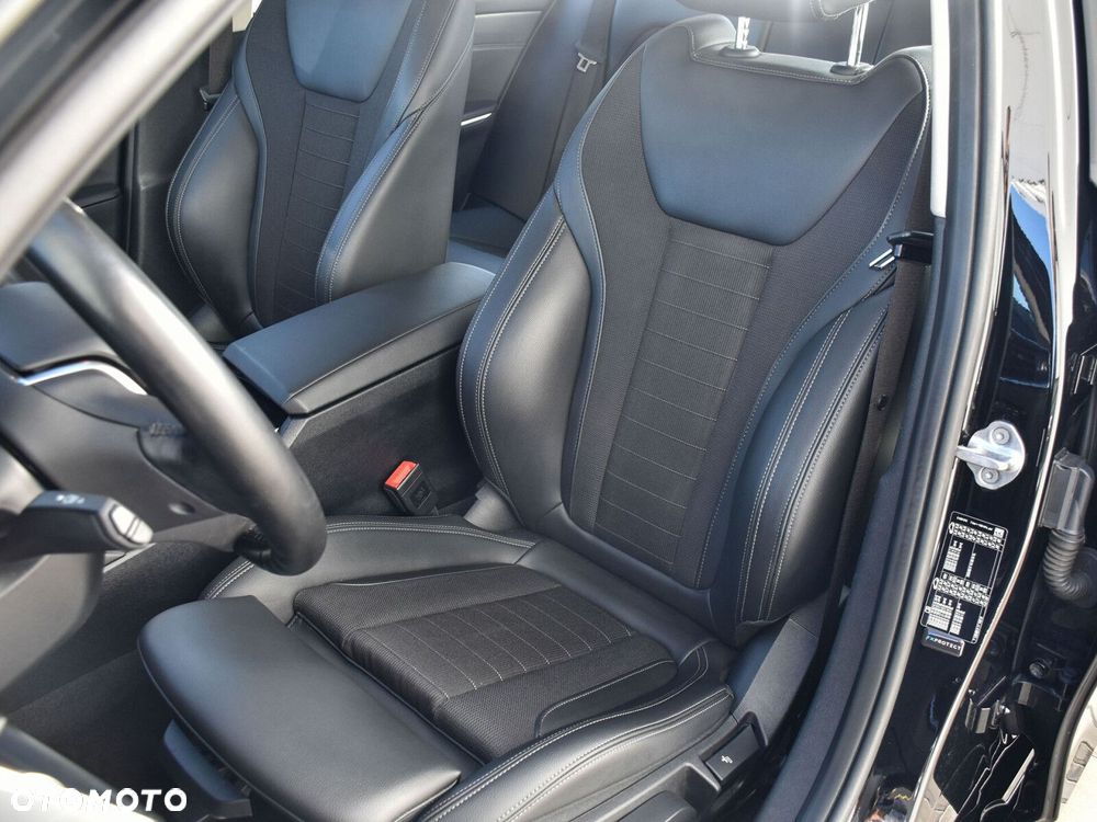 BMW Seria 3 318d Sport Line - 24