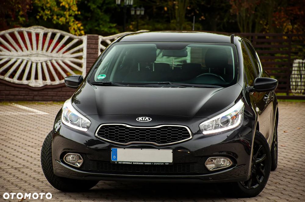 Kia Ceed 1.4 CVVT ISG Dream Team Edition - 23