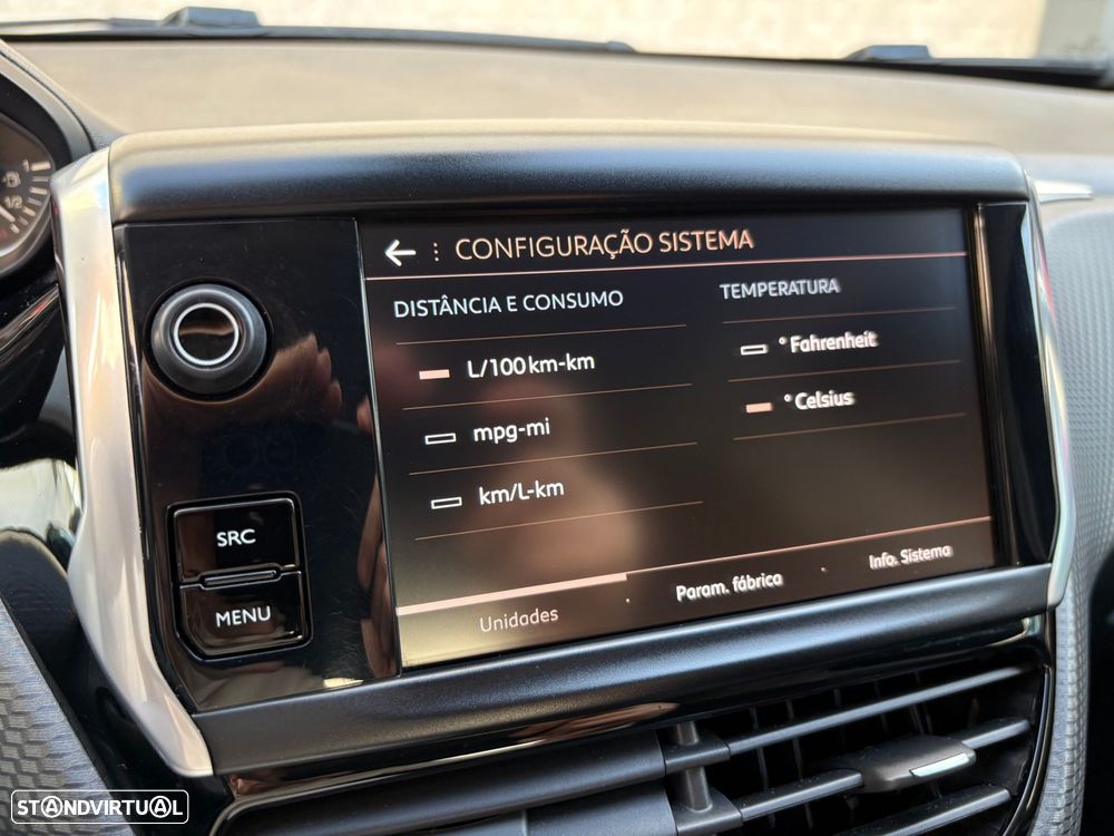 Peugeot 2008 1.2 PureTech Style - 24