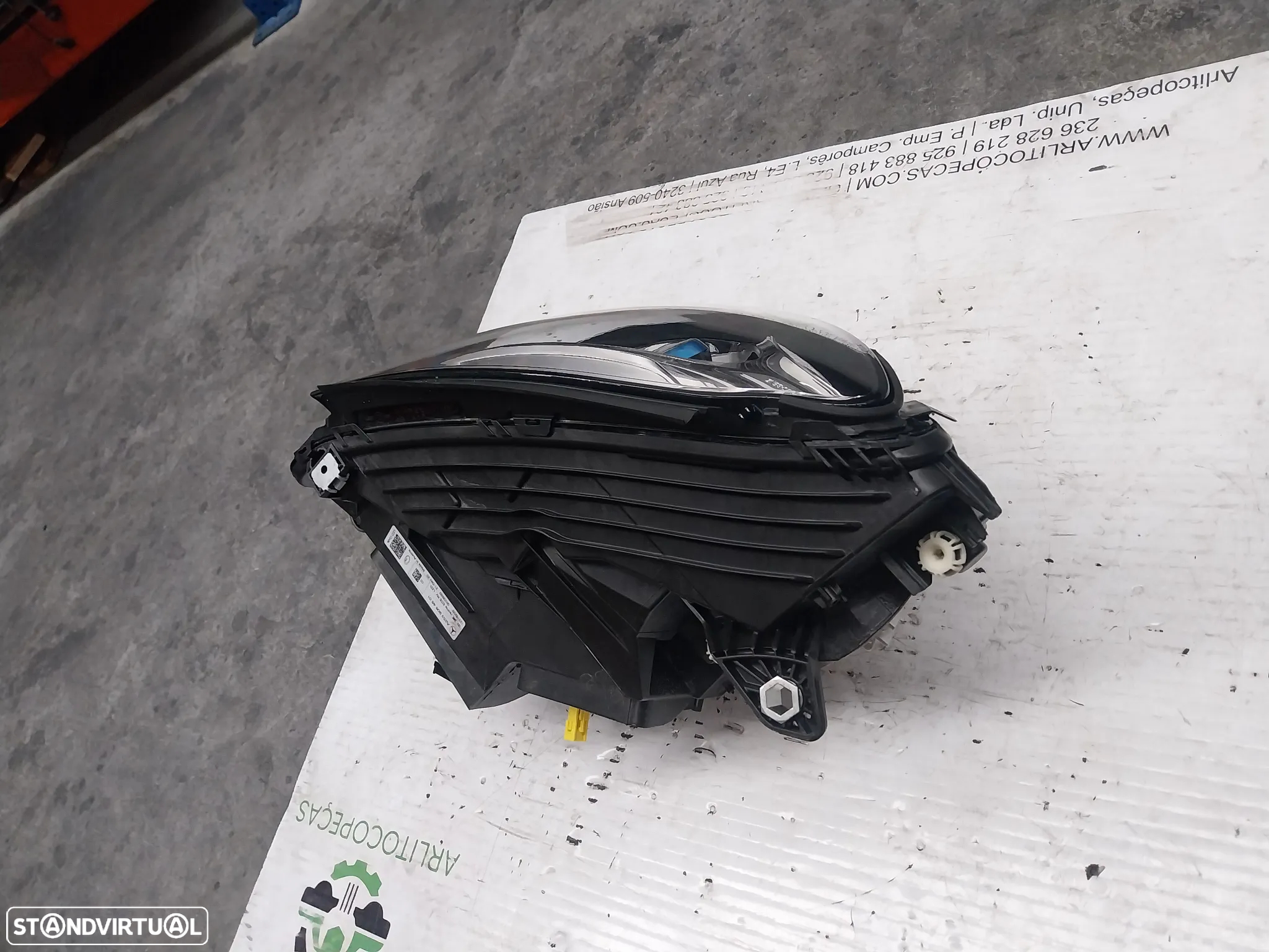 Farol frente direito Mercedes-Benz GLC Ref: A205 906 46 01 - 3