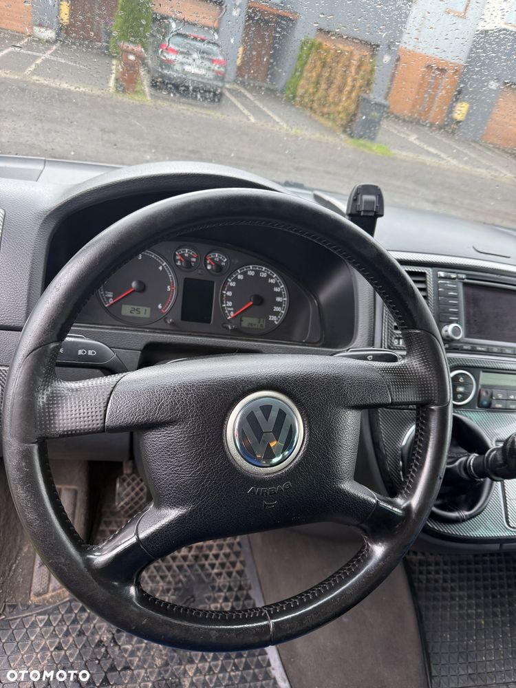 Volkswagen Multivan - 14