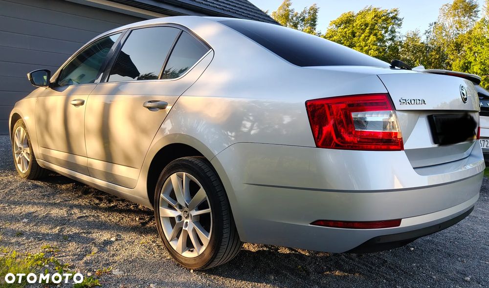 Skoda Octavia 2.0 TDI Style DSG - 2